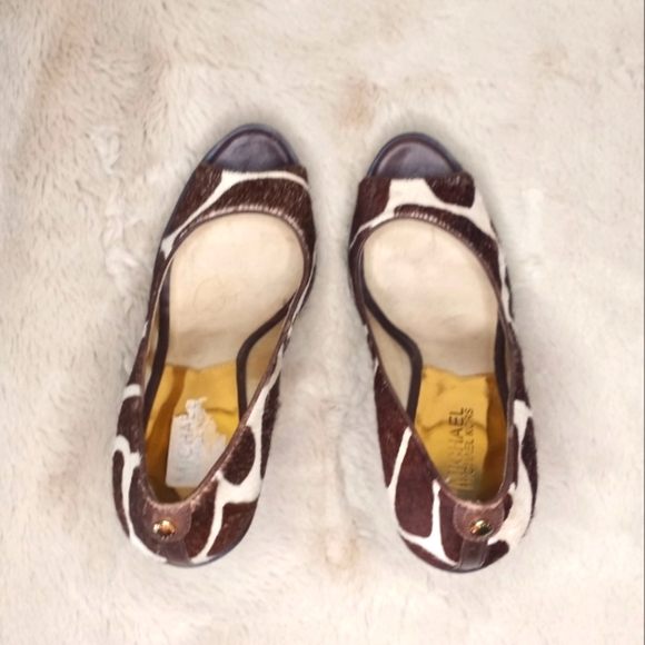 Micheal Kors Giraffe Classic Animal Print Cowhide Bohemian NWOT Chocolate Wedges - Picture 3 of 7